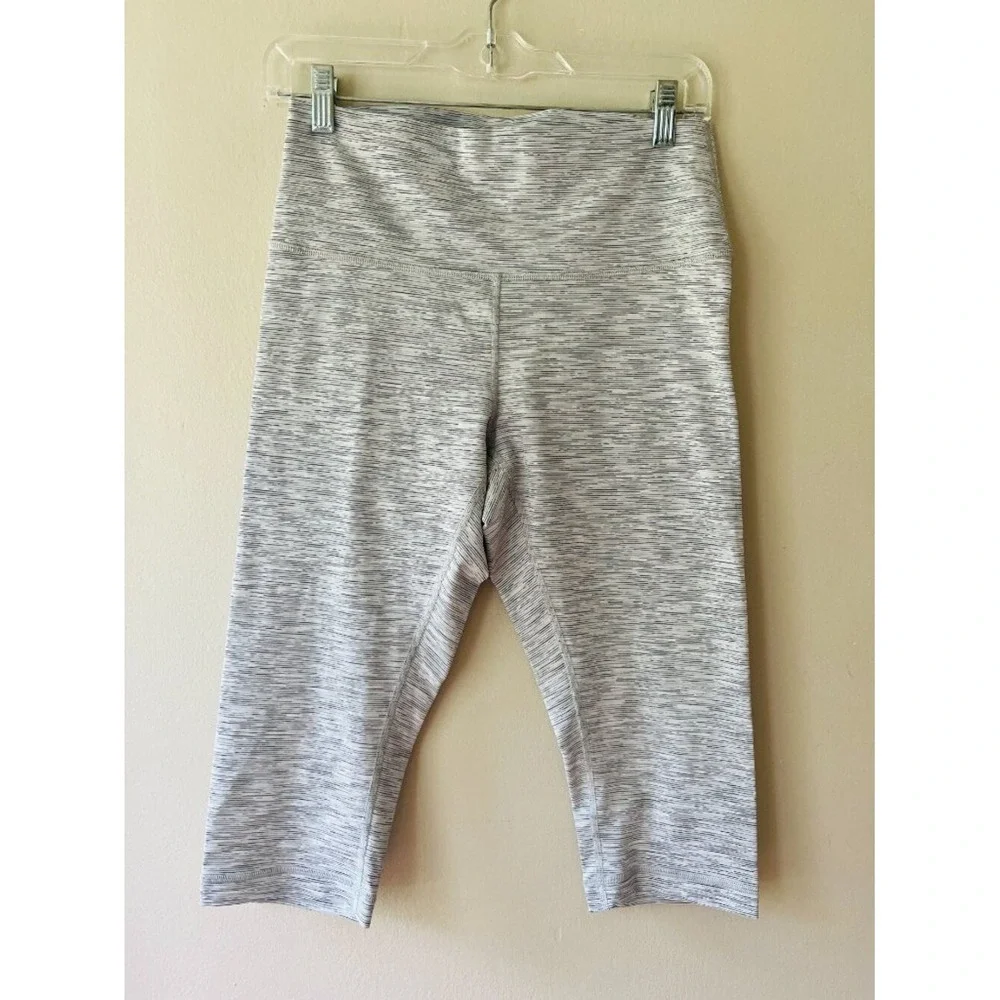 Lululemon Sz 8 Capri Wunder Under Crop Leggings High Rise Pockets Pull On